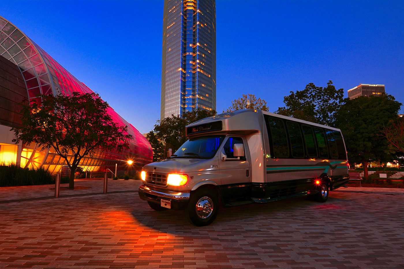 Small party bus, exterior
